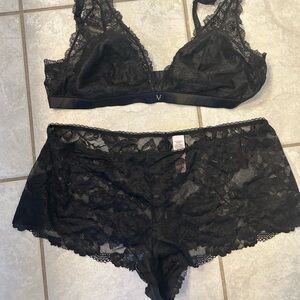 Victoria's Secret Black Lace Bra and Panty Set boy shorts XL nwt lingerie